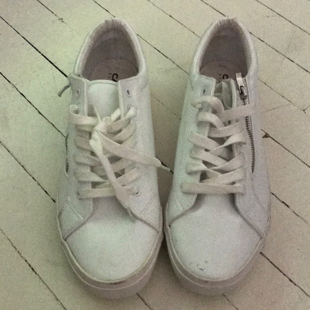 Carbon elements semi new size 11